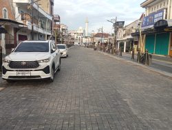 Kadishub Kediri Jelaskan Alasan Pencabutan Pagar Pembatas Jalan Stasiun di Malam Hari