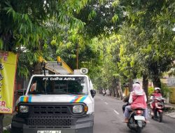 PLN UP3 Kediri Pangkas Pohon di Jalan Adi Sucipto untuk Antisipasi Gangguan Listrik