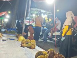 Durian Melimpah di Awal Puasa, Pedagang di GOR Joyoboyo Kediri Bingung karena Rasa Tak Menentu