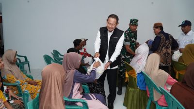 Percepat Penanganan Banjir, Pemkab Lamongan Tambah 6 Pompa di Sluis Kuro dan Salurkan Sembako