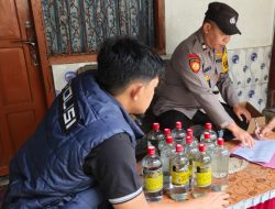 Razia Pekat Semeru di Ngadiluwih, Polisi Amankan 12 Botol Miras