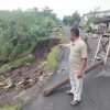 Hanya Berjarak Empat  Meter, Longsor Sisi Barat Jembatan Kedungdowo Mengancam Rumah Warga