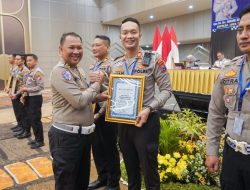 Keren, Satlantas Polres Nganjuk Raih Penghargaan  Operasi Lilin Semeru 2025