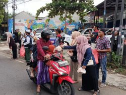 Bagikan 700 Paket Takjil, Nganjuk Peduli Sinergi Driver & Ojol Santuni Anak Yatim