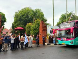 Program Balik Gratis 2026, 300 Pemudik Nganjuk Diberangkatkan Bupati, Sopir Dites Urine untuk Keamanan