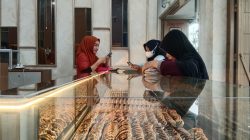 Dampak Perang, Harga Emas di Nganjuk Melonjak, Ronny Chen: “Ikut Kenaikan Minyak Global, Bukan Dolar”