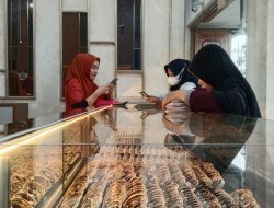 Dampak Perang, Harga Emas di Nganjuk Melonjak, Ronny Chen: “Ikut Kenaikan Minyak Global, Bukan Dolar”