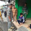 Satpol PP Kabupaten Kediri Evakuasi ODGJ Mengamuk yang Membawa Senjata Tajam