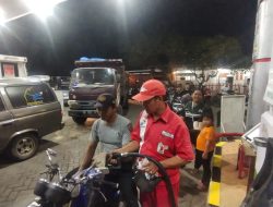 Takut Harga Naik, Warga Nganjuk Padati SPBU Candi, Antrean Pertalite Mengular Sampai Jalan Raya