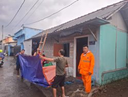 Hujan Deras Disertai Angin Kencang Porak-porandakan Kota Blitar, 39 Rumah Rusak