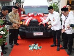 Dekat Wong Cilik, Bupati Marhaen Djumadi Diberi Gelar “Bupati Al-Ma’un” oleh Wamen Dikdasmen